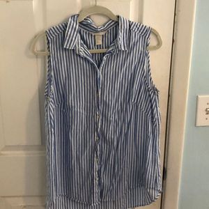 H&M sleeveless button down shirt